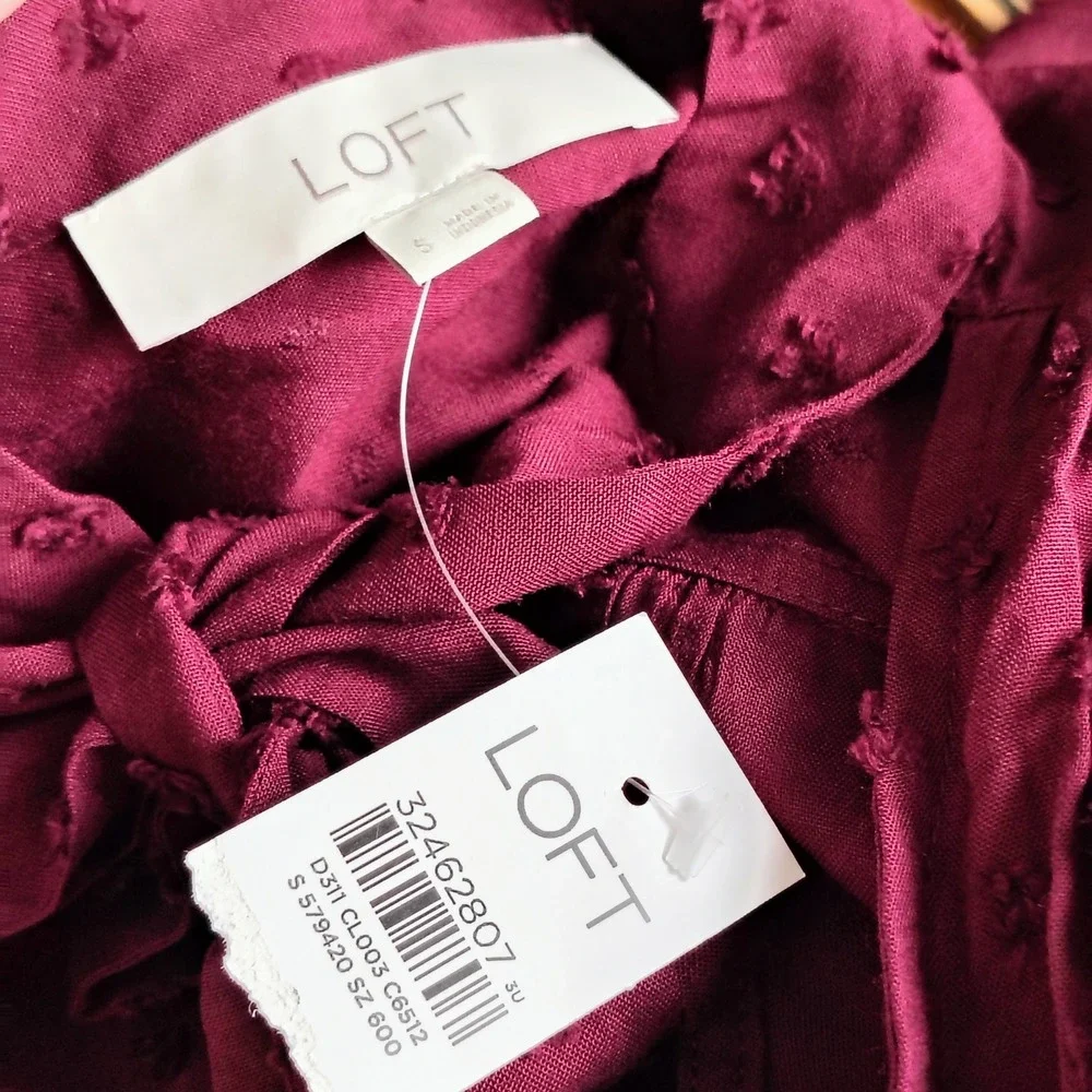 LOFT Women Small Maroon Clip Dot Tie Neck Keyhole‎ Button Front Blouse siren